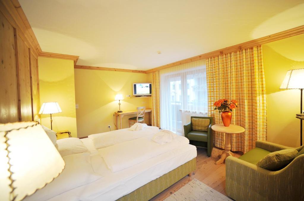 Thermal-Badhotel Kirchler Tux Oda fotoğraf