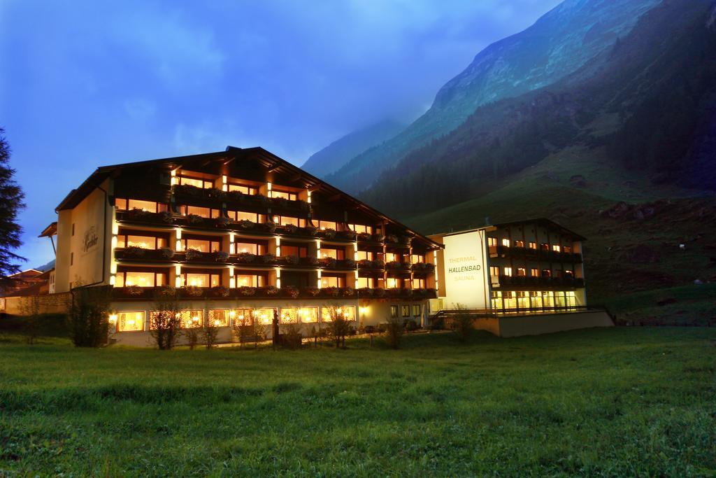 Thermal-Badhotel Kirchler Tux Oda fotoğraf